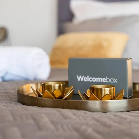 فيلة Bellevue Bast *