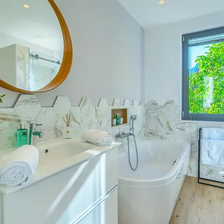 Bellevue Bast Βίλα Baška Voda