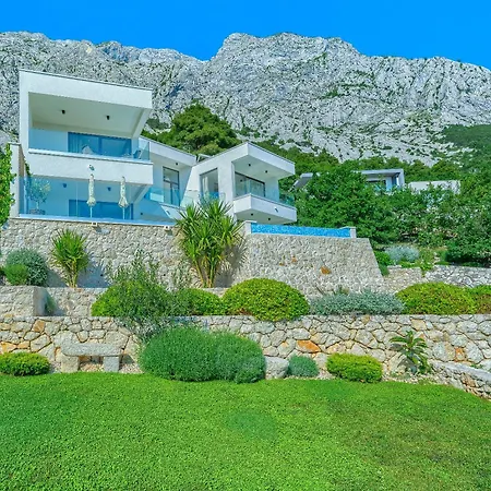 Bellevue Bast Villa *