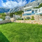 Bellevue Bast Villa *