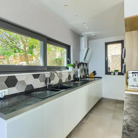 Bellevue Bast Villa *