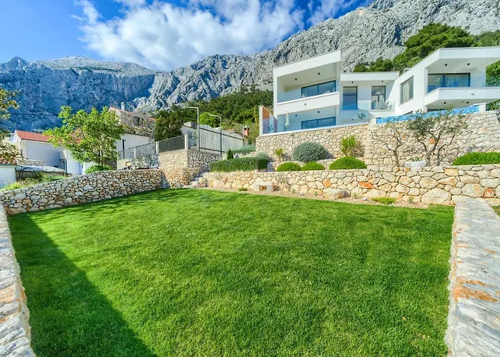 Bellevue Bast Villa *